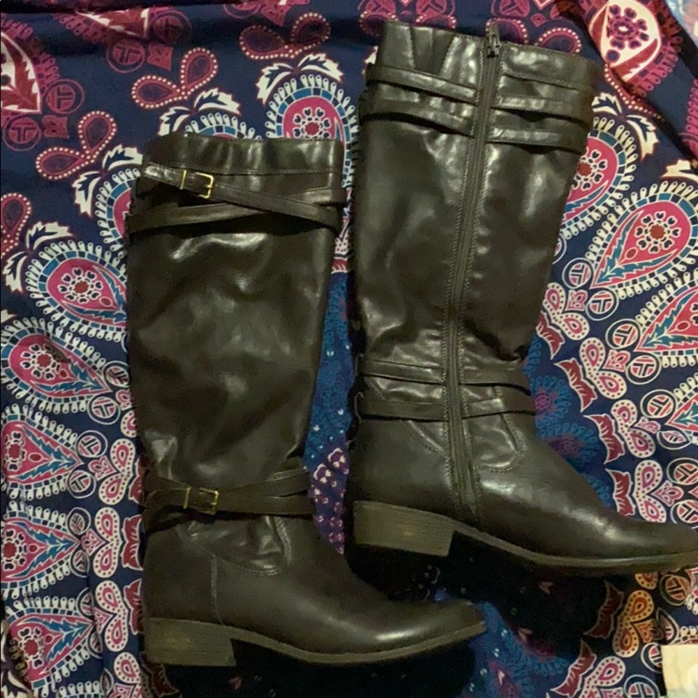 Women’s Tall Zip-up Boots Size 6M
